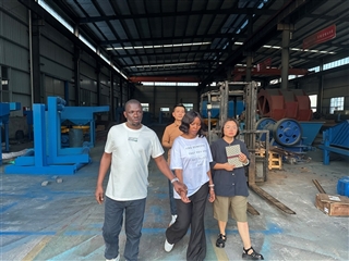 坦桑尼亞客戶來廠考察金礦設備